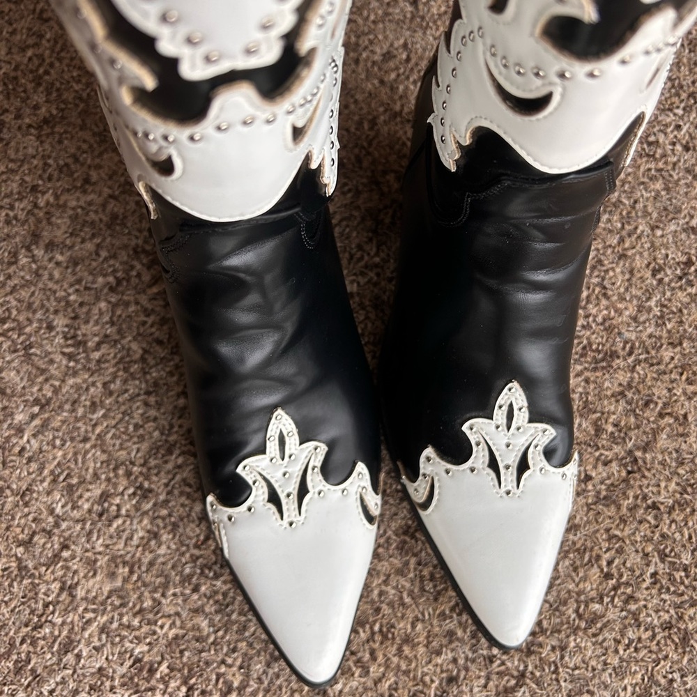 Cowgirl Boots Embroidered Pointed Toe Mid Calf Boots with Chunky Block Heel - Picture 4 of 16